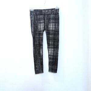 𝅺Tuff Athletics full length leggings black and white graphics Women's Small